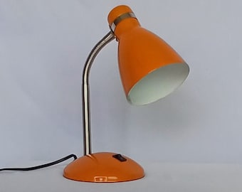 Orange Schreibtischlampe
