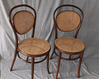 Vintage Style Thonet Dining Chair / Bent Wood and Rattan / Cafe Bistro Chairs / Mid-Century Modern Home Chairs / 70s / 1970s