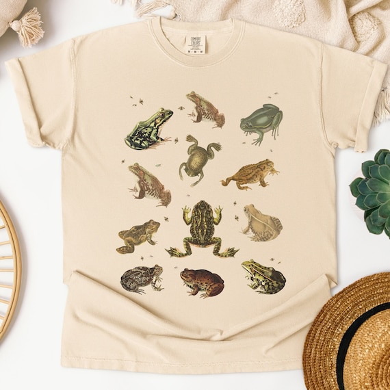 Vintage Frog and Toad Shirt -  Unique Retro Graphic Tee - Cute Goblincore TShirt - Oversized Comfort Colors TShirt - Cottagecore Gift