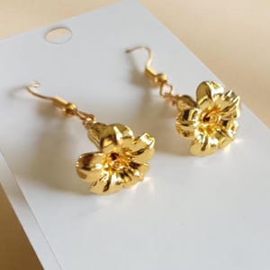Pua Kenikeni Gold earrings, unique gift for her, hawaii gift, handmade gift, Hawaii earrings, Hawaiian Flower,