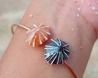 Handgjort Kauai Opihi Shell Cuff-armband | Armband i rostfritt stål och harts I Present till henne I Opihi-smycken I Mellanstorlek 18-20 cm
