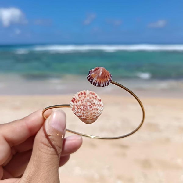 Handmade Kauai Opihi and Scallop Shell Cuff Bracelet | Stainless Steel and resin Bangle I Gift for her I Opihi Jewelry I Size 7" - 8"