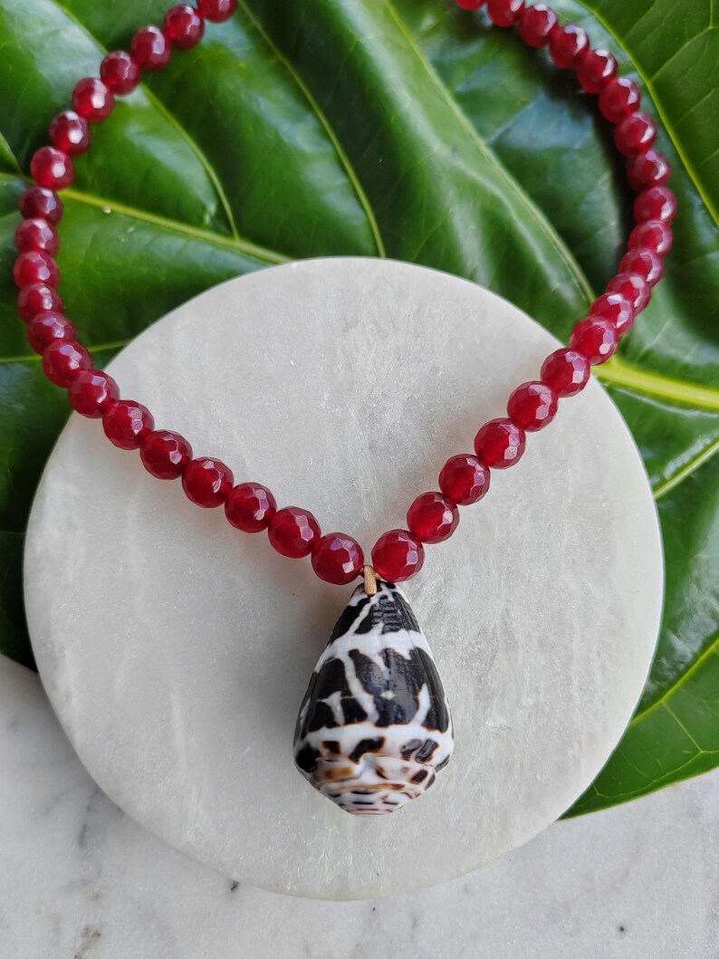 Hawaiian Hebrew Cone Shell and Faceted Ruby Chalcedony Jade Adjustable
