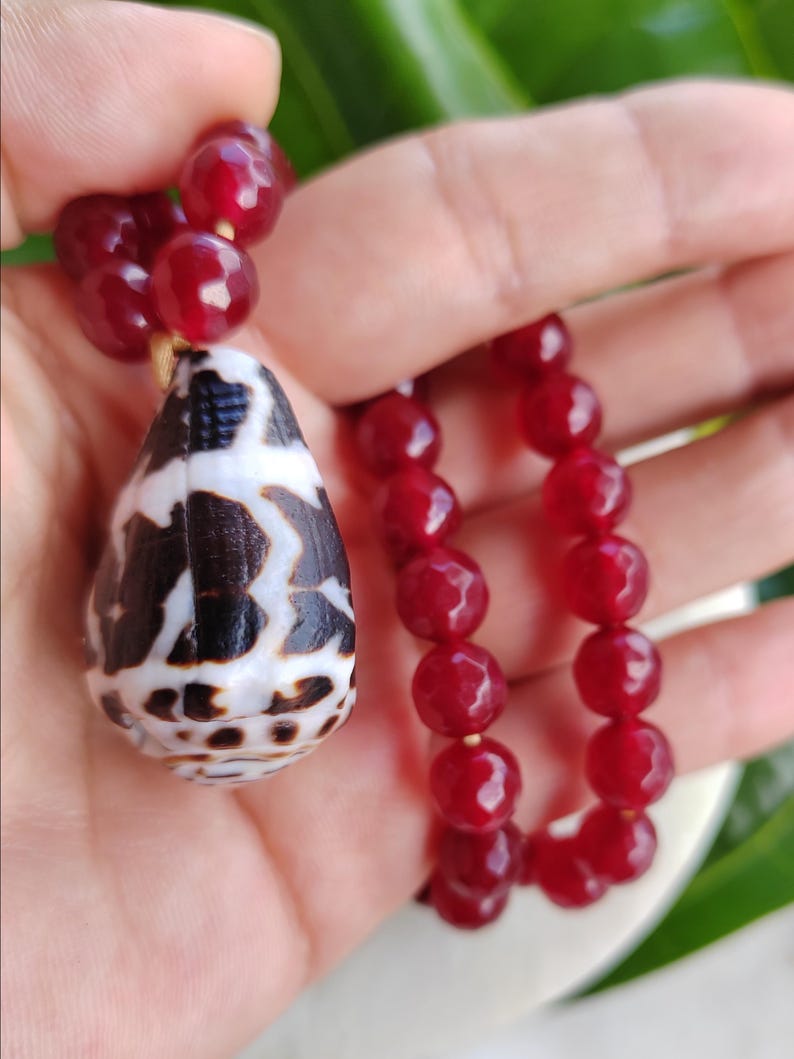 Hawaiian Hebrew Cone Shell and Faceted Ruby Chalcedony Jade Adjustable