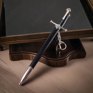 Porte-clés épée sacrée en métal, minuscule, petite réplique, porte-clés pendentif, amateur de jeux, avec présentoir, cadeau
