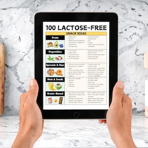 Puede incluir: Una tableta digital que muestra una lista de 100 ideas de refrigerios sin lactosa, clasificadas por grupos de alimentos: frutas, verduras, untables y salsas, nueces y semillas, y cereales.