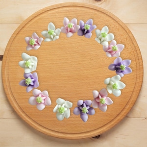 50 pcs Clay Crown Flower with Base – 2.2 cm – For Leis, Jewelry Making, and Craft Decoration