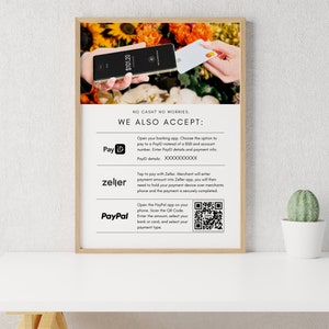 Puede incluir: Un póster blanco con el texto "NO CASH? NO WORRIES. WE ALSO ACCEPT:" y logotipos de PayID, Zeller y PayPal. El póster muestra cómo pagar con cada método. El logotipo de PayID es azul y blanco. El logotipo de Zeller es negro y blanco. El logotipo de PayPal es azul y amarillo. El póster está sobre una superficie blanca.