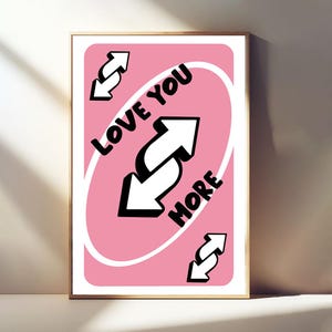 Poster "Ti amo di più", poster di carte da gioco, stampa retrò, decorazione da parete rosa preppy, arte da parete trendy per appartamenti, arte da parete femminile