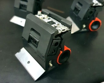 XS1 Micro Sumo Roboter Kit ( 1.9in x 1.9in x 1.9in - 3.5oz - Zusammengebaut & Getestet)