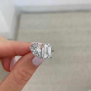 4 CT Toi Et Moi Engagement Ring | Lab Diamond & Moissanite Pear Emerald Two Stone Wedding Ring | 14K Solid Gold | Unique Gift for Her