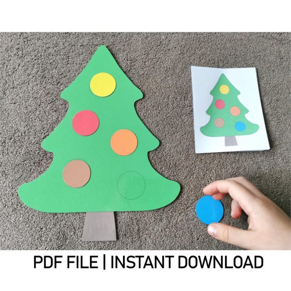 Gioco di abbinamento di motivi per alberi di Natale: attività per