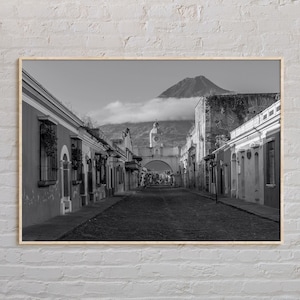 Black and White, Antigua Guatemala Print, Antigua Guatemala Wall Art, Antigua Guatemala Poster, Antigua Guatemala Photo, Guatemala Poster