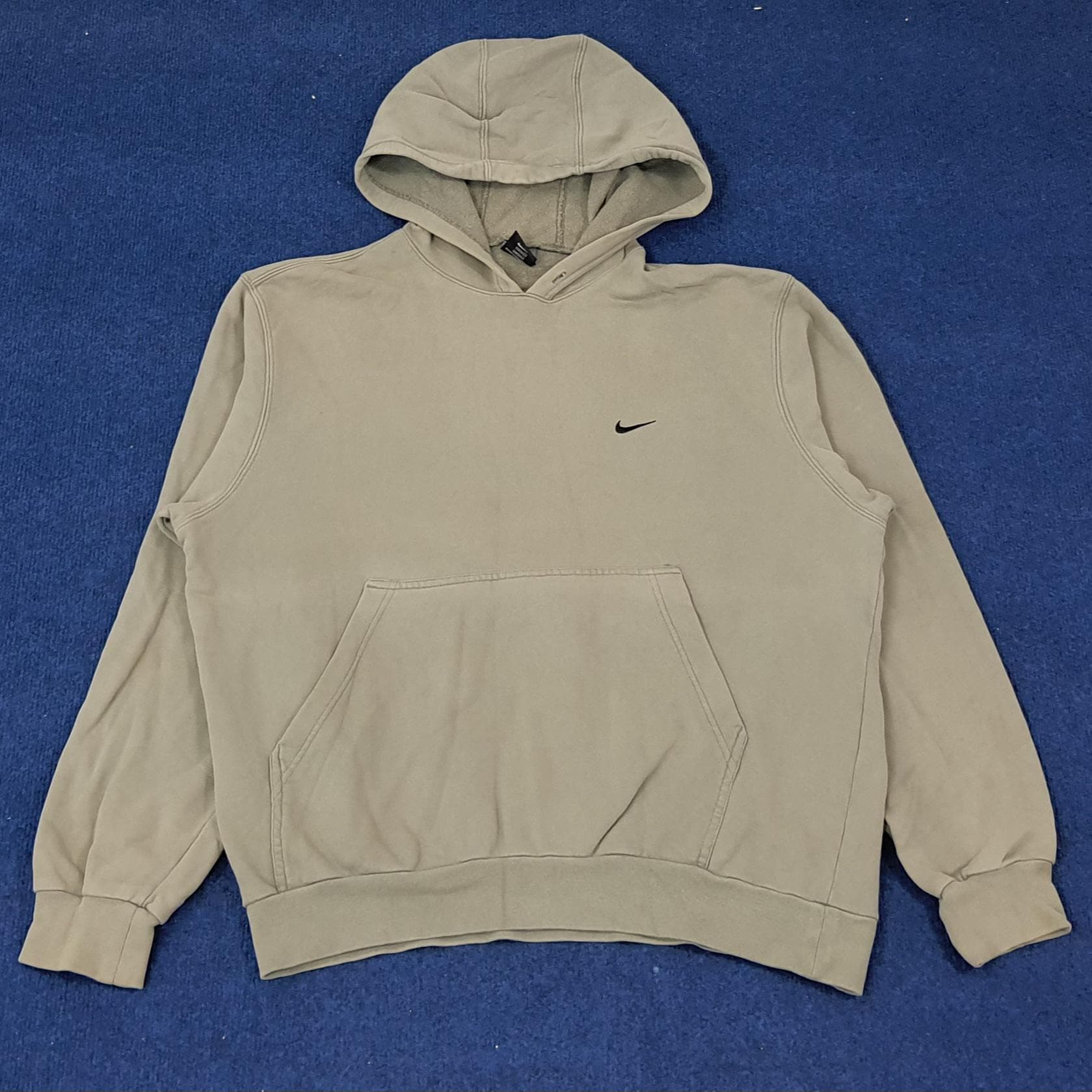 vintage nike hoodie cream