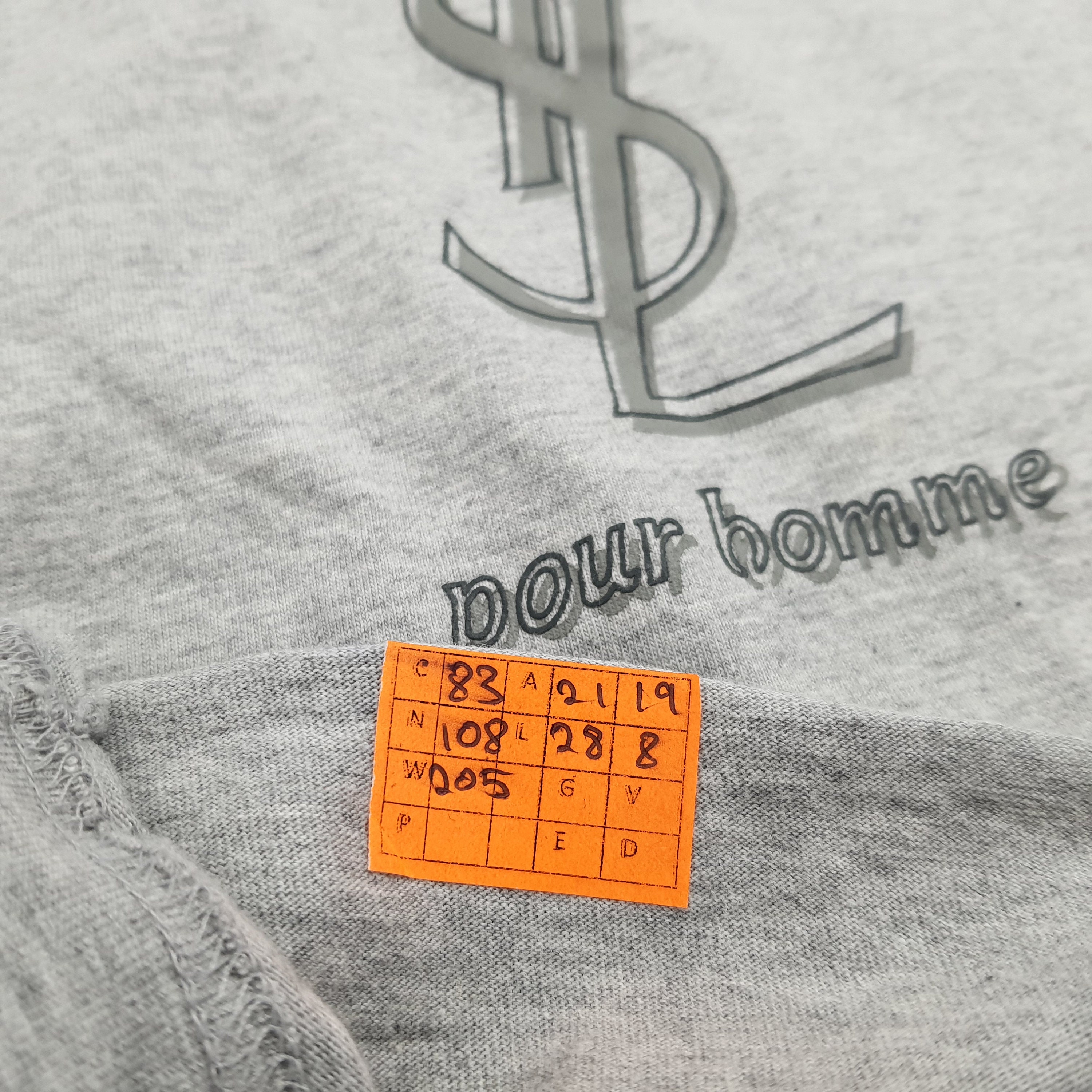 Yves Saint Laurent リンガーTシャツ センター刺繍ロゴ y2k Yves Saint Laurent リンガーTシャツ センター刺繍ロゴ y2k