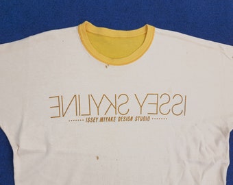 イッセイミヤケ me Tシャツ me ISSEY MIYAKE – ISSEY MIYAKE ONLINE STORE