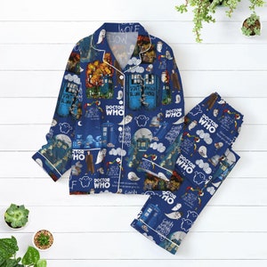 Set pigiama di Halloween Doctor Who, camicia da notte stellata della scatola della polizia di Dr Who, pigiama natalizio di Dr Who, abbigliamento da notte di film Tardis, regalo di festa