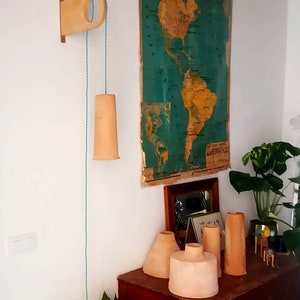 Suspension lampara en céramique et terre cuite, lumière rustique faite main, durabilité. Lampes en terre cuite fabriquées à la main à Majorque et personnalisées par vous PLUJA 02