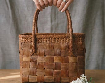 Handmade Woven Vine Crossbody Bag: Sustainable Summer Tote