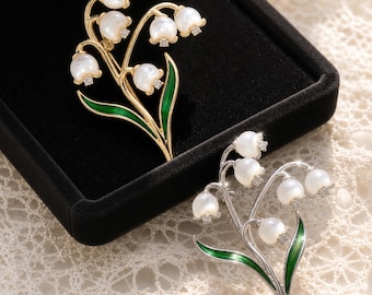 Broche de Lírio-do-Vale com Pérolas - Acessório Elegante em Estilo Francês Vintage