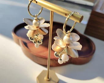 Pearl Earrings Floral Earrings Beads Earrings 3D Earrings Flower Earrings Perfect for Weddings Parties or Everyday Wear Nature-Inspired