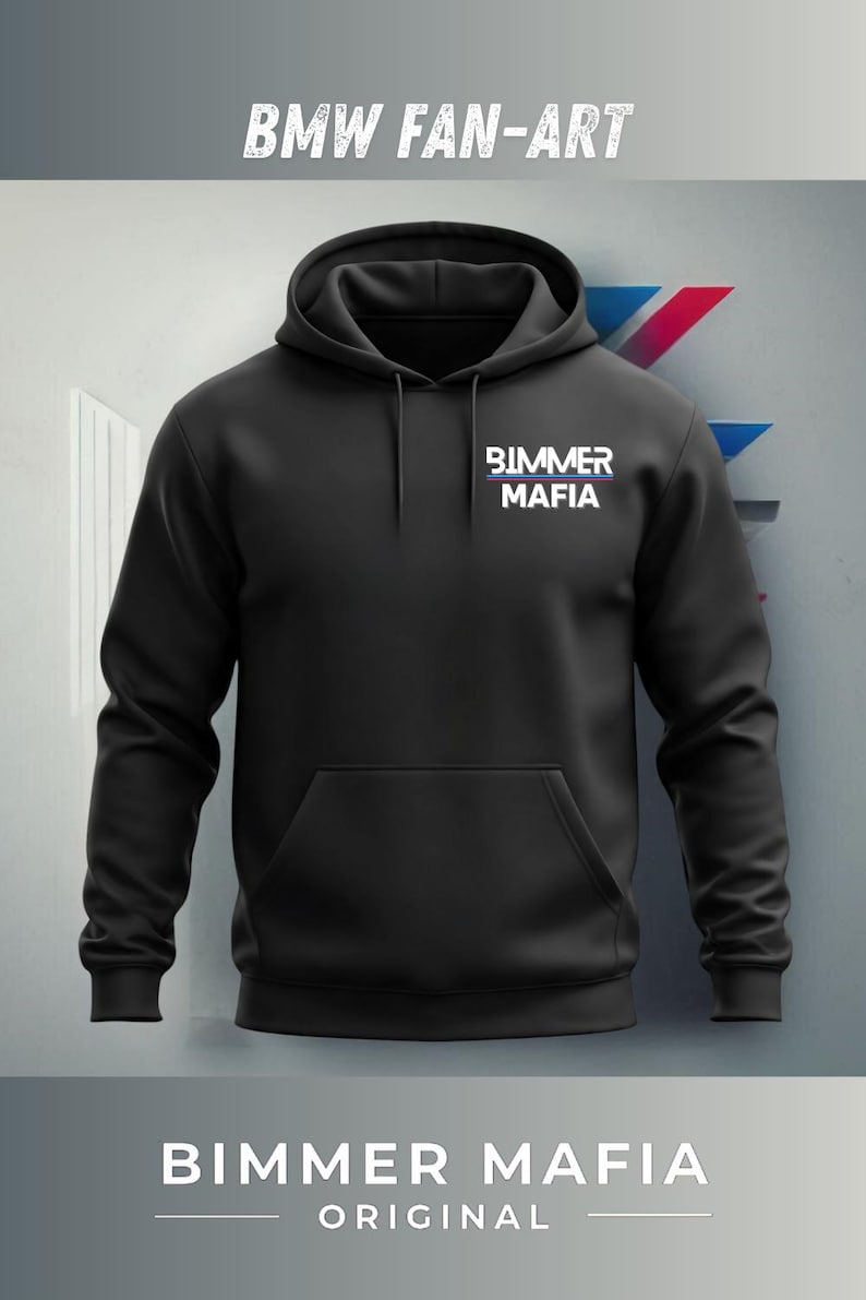 Może przedstawiać: Czarna bluza z kapturem z białym logo, na kt&oacute;rym widnieje napis "Bimmer Mafia" wielkimi literami. Logo znajduje się na środku klatki piersiowej bluzy.