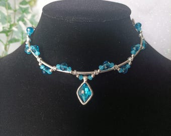 Kristallchoker im Fairycore-Stil. Feen-Choker. Blauer Choker. Modeschmuck. Handgefertigter Schmuck. Geschenk