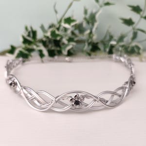 Medieval crown inspired by Éowyn. Delicate Celtic-style headband. Braided silver wire crown with black stones. Cosplay jewelry.