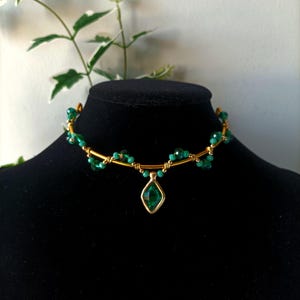 Metal choker. Green stone choker. Fairy choker. Green choker. Costume jewelry. Choker necklace for women.