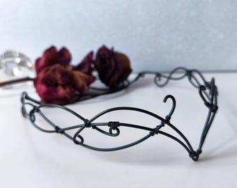 Black Wire Elven Tiara. Gothic and medieval costume accessory. Black elven headband for cosplay. Gothic fantasy jewelry.