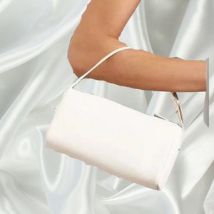 Vintage 90s Bag: Minimalist Handbag for Retro Style Enthusiasts Perfect Gift Idea White Leather