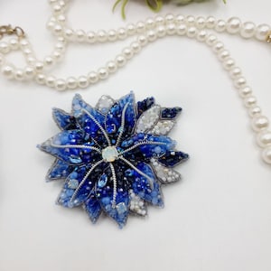 Beaded blue Flower Floral brooch pin,Beaded Flower jewelry,Beaded Summer Flower Office Brooch Pin For Women,StylishCollar Lapel brooch pin