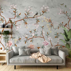 Chinoiserie floreale, uccelli, fiori su un ramo, carta da parati murale con uccelli, stacca e attacca e carta tradizionale, sfondo grigio
