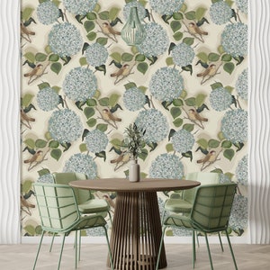 Hortensien und Vogel Tapete zum Schälen & Aufkleben, Blumentapete für Mädchenzimmer, Tapete auf dem Land, Moderne Blumentapete, Vintage Floral