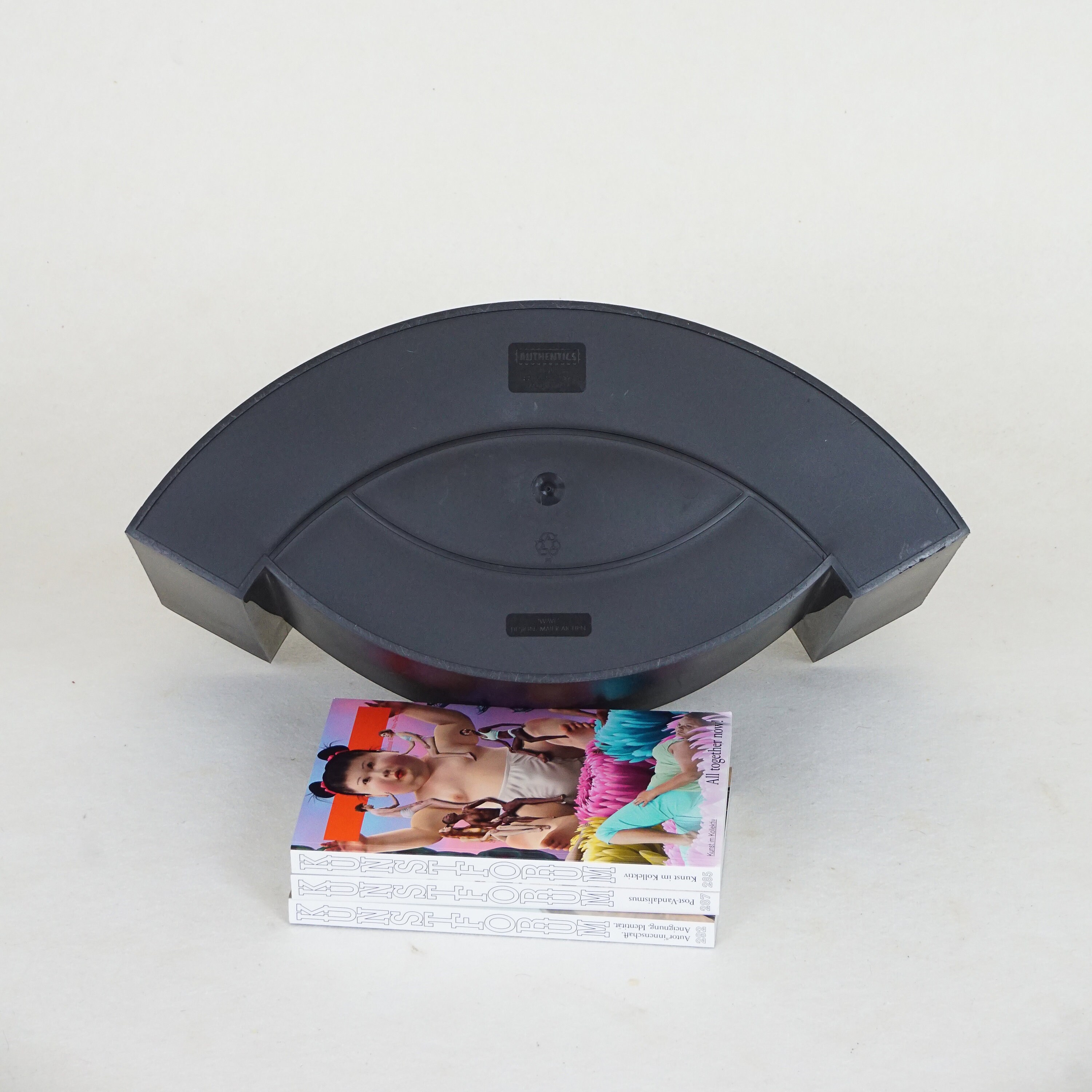 希少 イタリア製 AUTHENTICS WAVE MAIER-AICHEN Design Magazine Rack Wave by Maier Aichen for Authentics