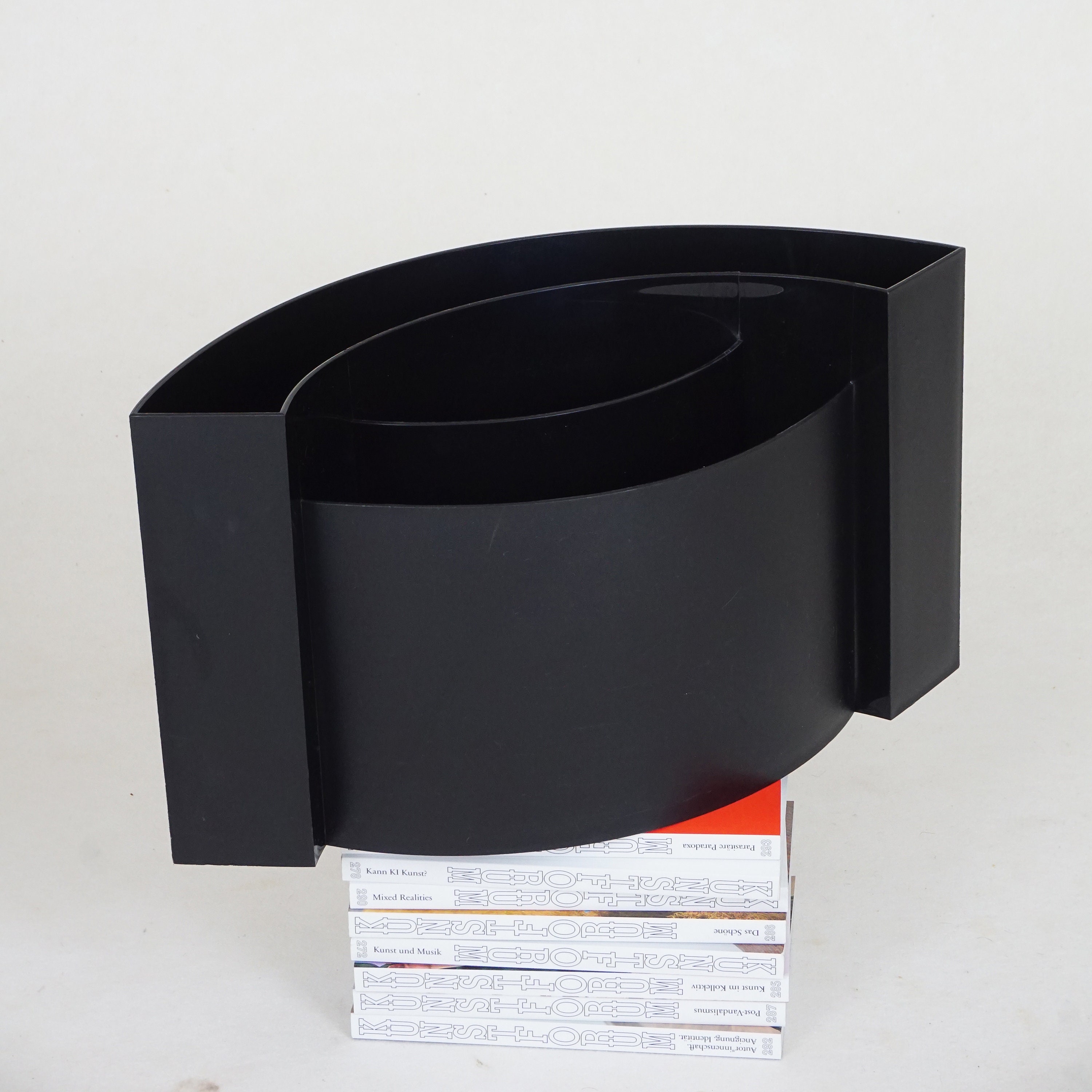 Design Magazine Rack Wave by Maier Aichen for Authentics