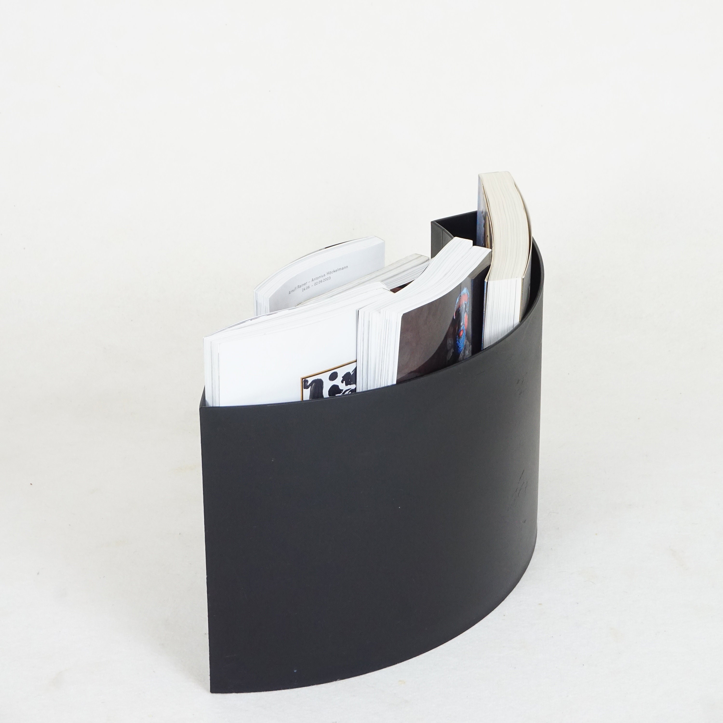 Design Magazine Rack Wave by Maier Aichen for Authentics