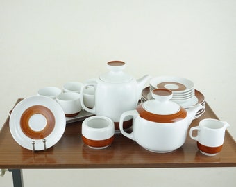 Hutschenreuther 花柄皿 6枚セット Hutschenreuther Tea Set – Vintage Floral Garland Porcelain With