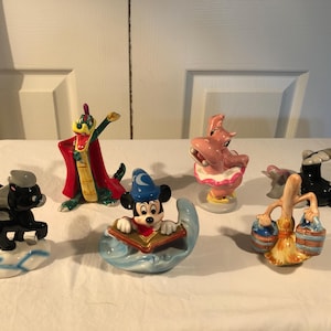 スワロフスキー ディズニー ソーサラー ミッキーマウス 宝石付き 