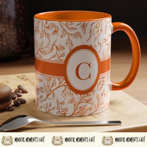 Taza con inicial personalizada: diseño de coqueta de toile naranja, taza de café personalizada, regalo de inspiración vintage para ella, regalo de fiesta nupcial, niña adolescente