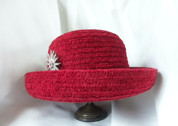 Vintage Betmar New York Red Wool Hat With Brooch