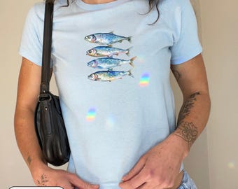 Sardine Baby Tee Women Tinned Fish Crop Top European Summer Aesthetic Sardinia T Shirt Fish Summer 90s Graphic Tee Kitschy Cute T-Shirt