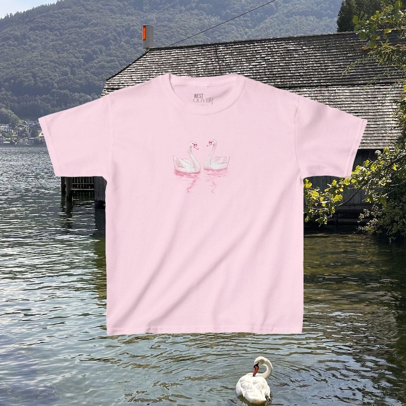 Camiseta Coquette Swan Baby para mujer, top corto de estilo femenino suave, conjunto ideal para conciertos, camiseta delicada y femenina, camiseta mini de moda estilo años 90 (Y2K). Light Pink