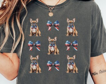 Patriotisches T-Shirt mit französischer Bulldogge, Fliege mit USA-Flagge, T-Shirt zur Feier des 4. Juli, Geschenk für Hundeliebhaber, Koketten-Design, Hundemama, übergroßes Oberteil, Mama