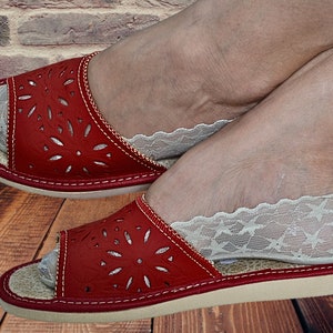 Zapatillas de dormitorio para mujer Zapatillas de casa Sandalias de cuero natural Chanclas de verano Regalo para sus zapatillas de invitados hechas a mano en Polonia