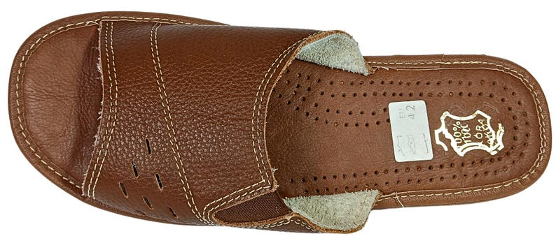 Men’s slip-on summer slippers with cushioned sheepskin footbed for all-day comfort.