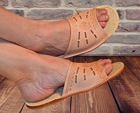 Flip flop style house slippers outlet