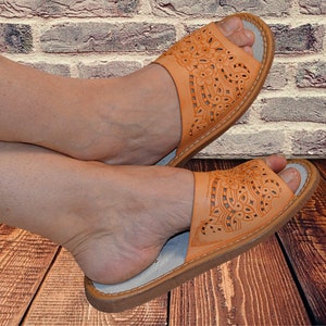 House Slippers For Woman Handmade Natural Leather Sandals Open Toe Bedroom Slides Minimalist Flip Indoor Slippers Gift For Her