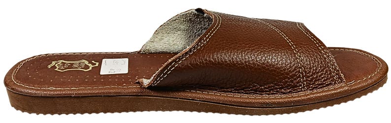 Side profile of men's genuine leather summer slippers highlighting the open-toe design and breathable structure