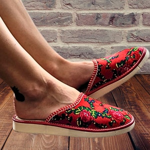 Handmade Sheepskin Leather Slippers: Floral Bedroom Mule Shoes